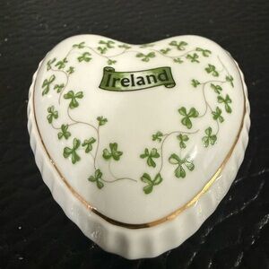Heart-Shaped Ceramic Trinket Box Heart Shaped ROYAL TARA Ireland
Made In Galway